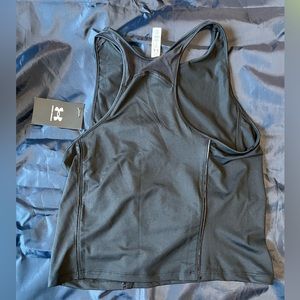 Under Armour Women’s Size M workout tank top NWT